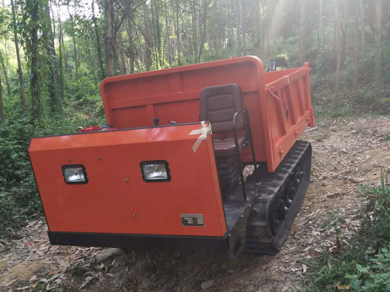 農用履帶運輸車下陡坡工程案例